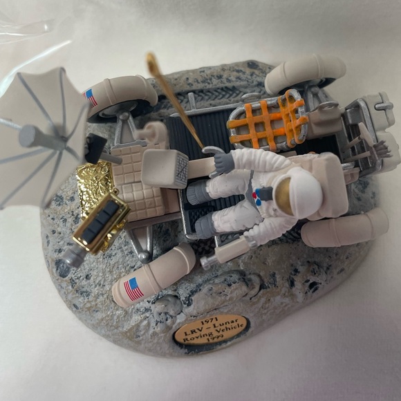 Neil Armstrong Ornament & Lunar Rover Vehicle Ornament - Picture 6 of 13